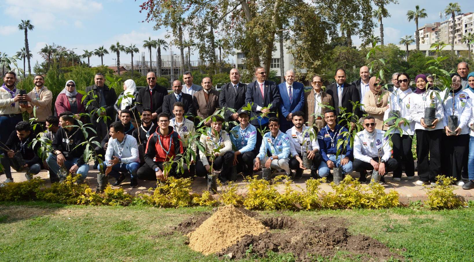 Mansoura University launches planting 1,000 fruit trees, with the participation of the Faculty of Agriculture