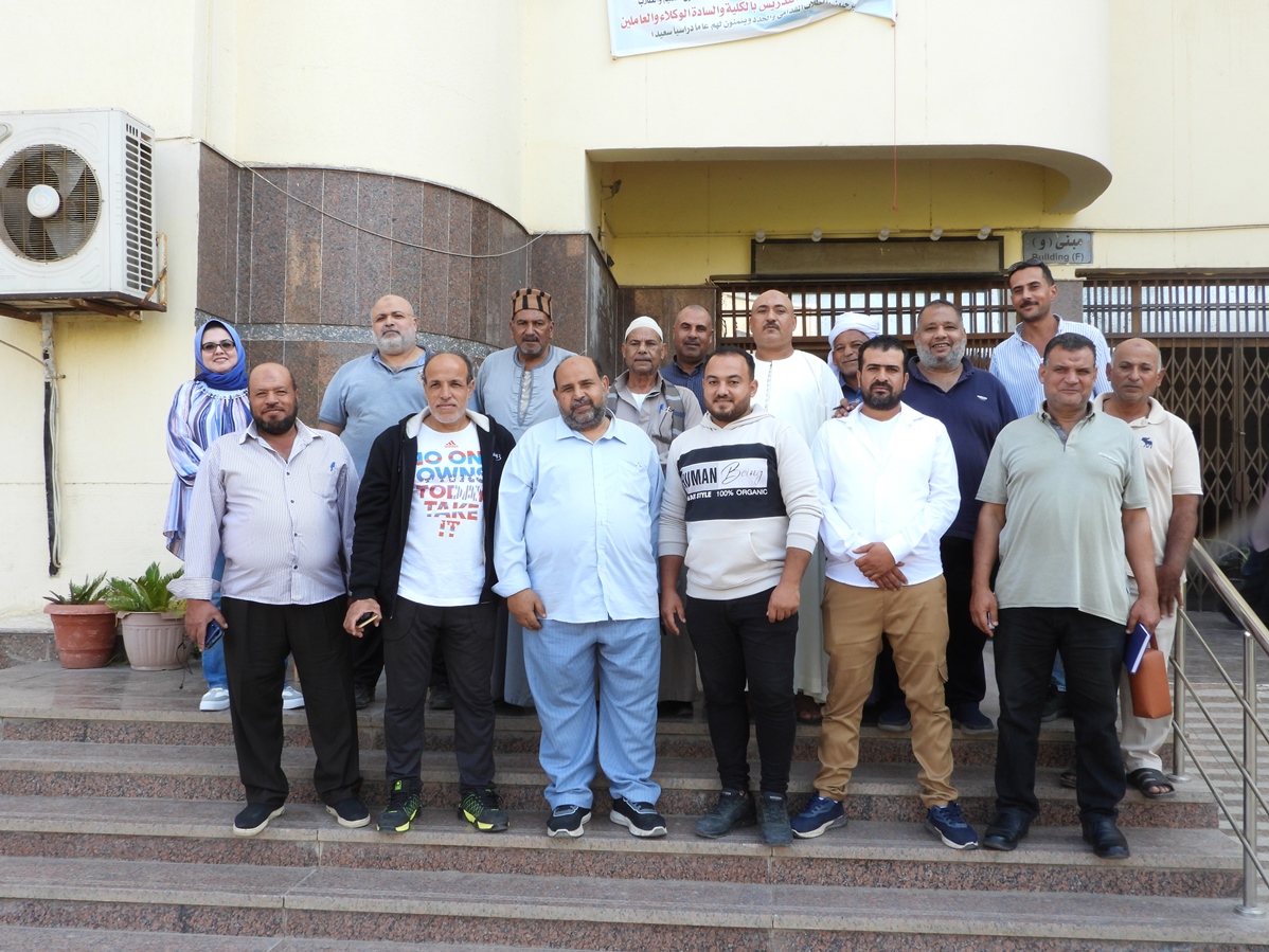 كلية الزراعة تستقبل وفدًا من المتدربين في برنامج «الري الذكي» الذي ينفذه مركز التدريب الإقليمي للموارد المائية والري